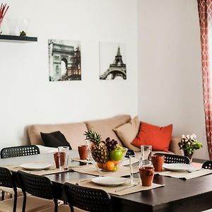 Dormitory Room Mixed